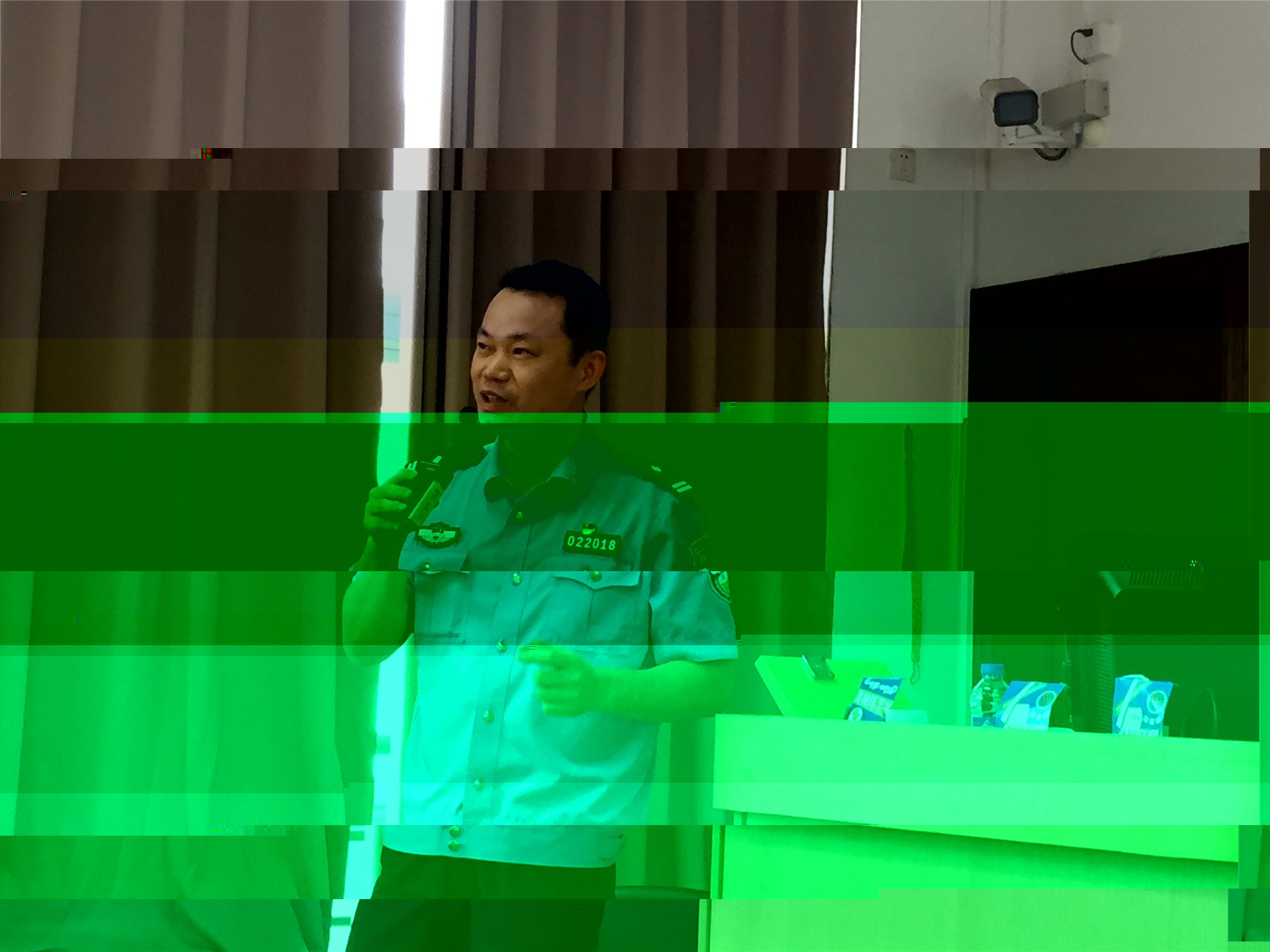 警官演講